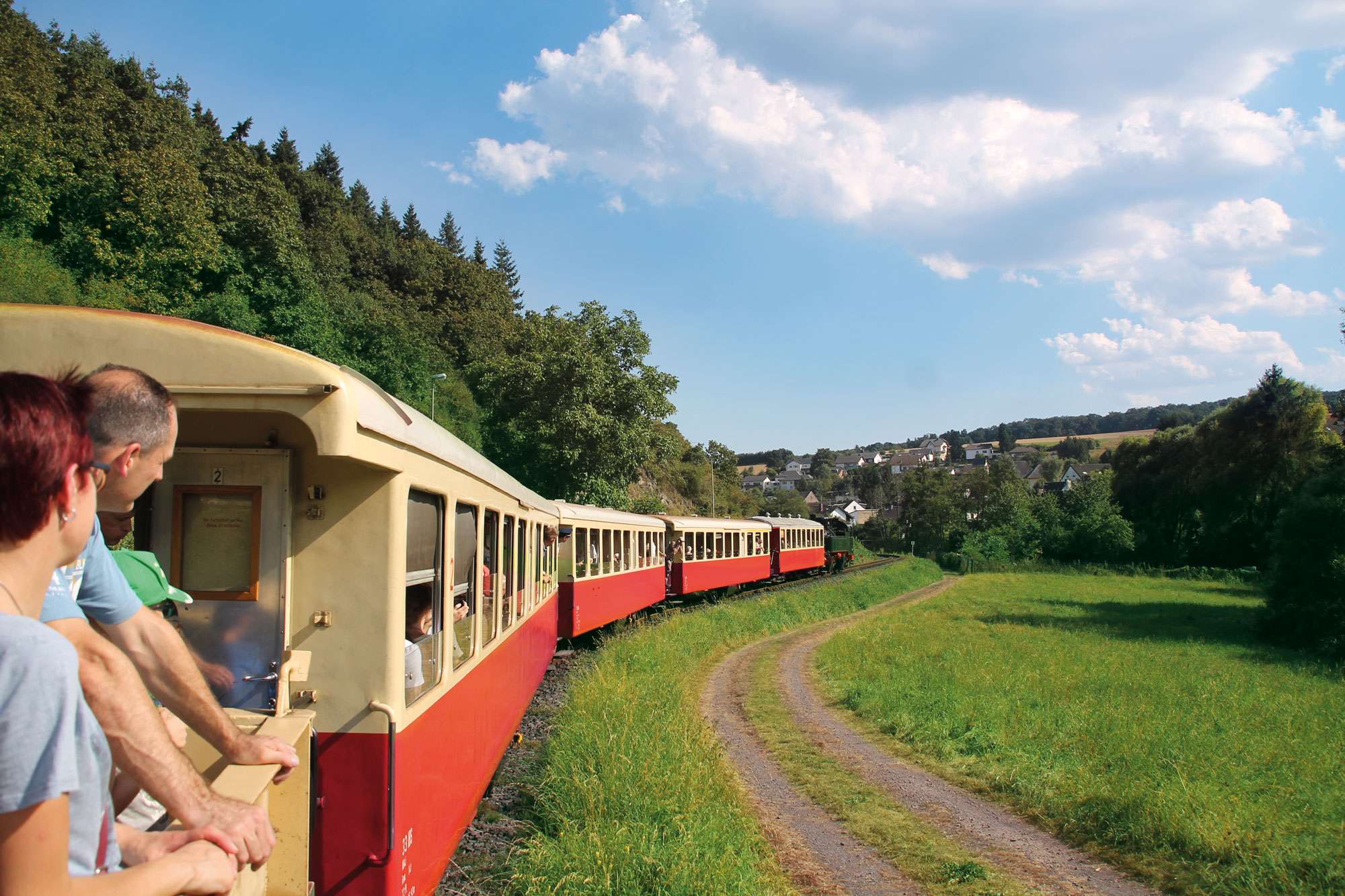 Ausflugsziel rund um Schloss Burgbrohl. Vulkan Express. Brohltalbahn. Schmalspureisenbahn. Eifel.
